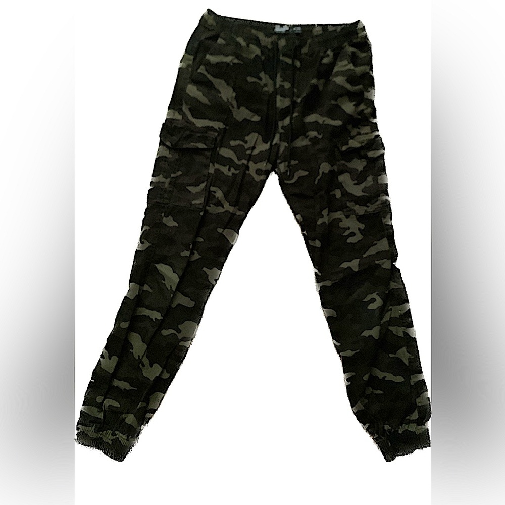 Brooklyn Cloth, Size: Medium, Camouflage Black and Dark Green